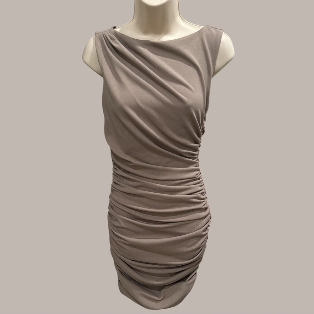 🏷️Women’s Sleeveless Ruched Dress